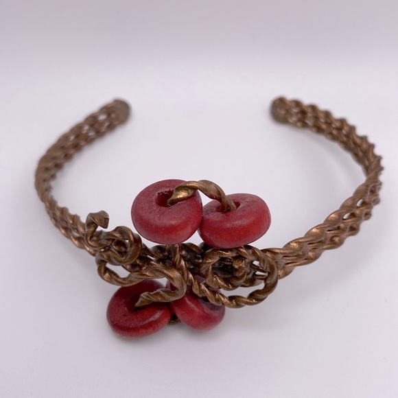 Vintage boho Southwest copper tone cuff bracelet with red wood beads - Picture 1 of 2